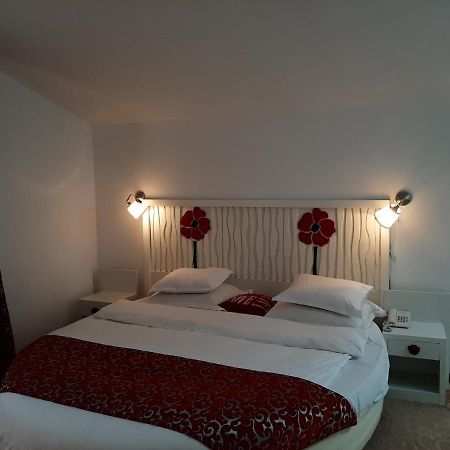 Hotel Condor Оравица Экстерьер фото