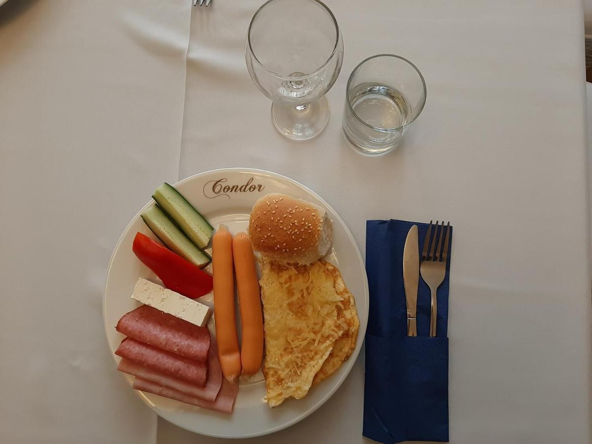 Hotel Condor Оравица Экстерьер фото