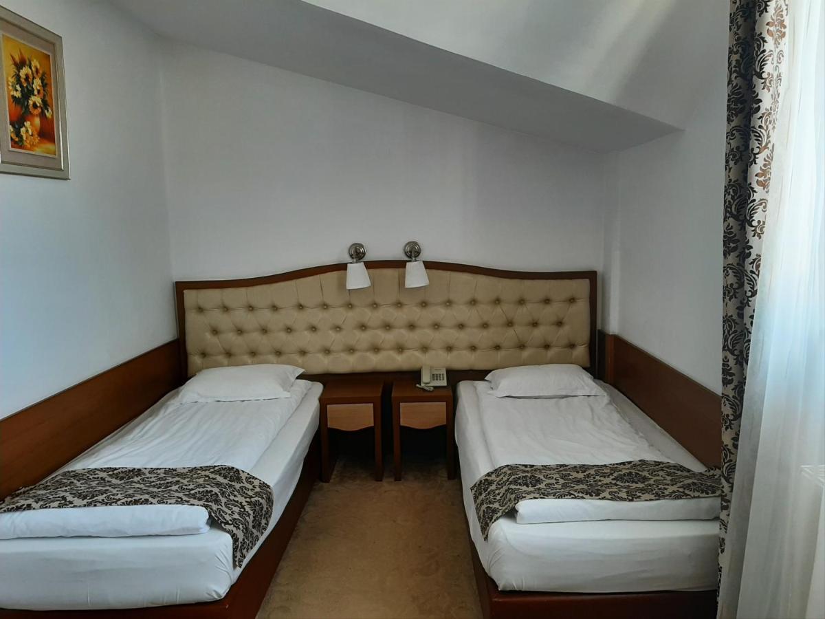 Hotel Condor Оравица Экстерьер фото